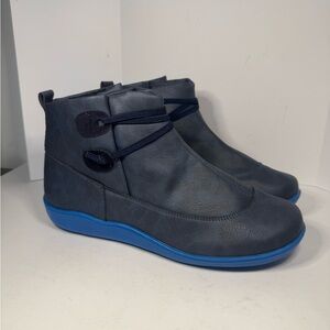 Women's Ankle Boots Navy Blue Size 8.5- NEW